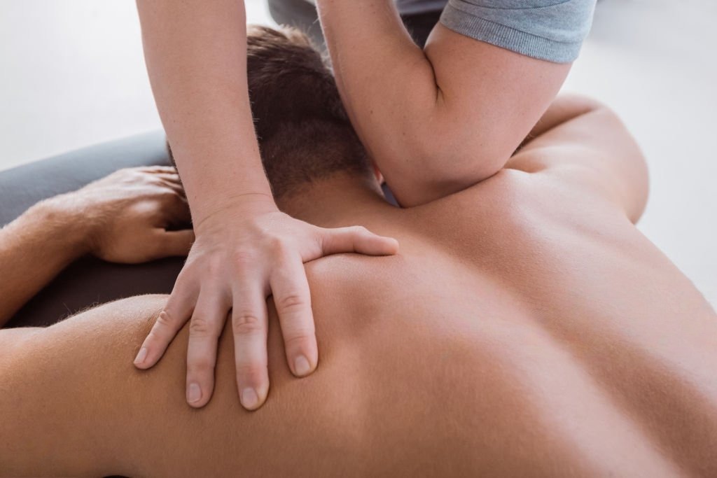 How to Give a Lower Back Massage at Home